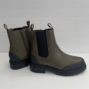 AE Chelsea Boots